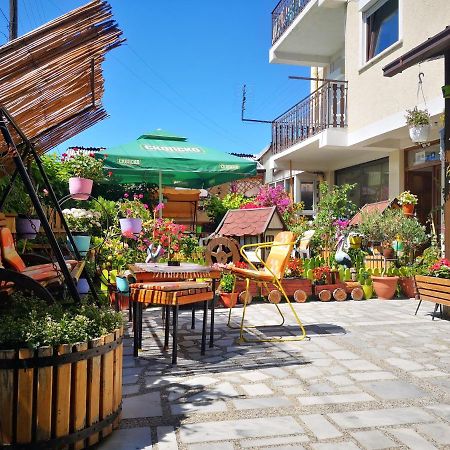 Villa Flora Ohrid Bagian luar foto